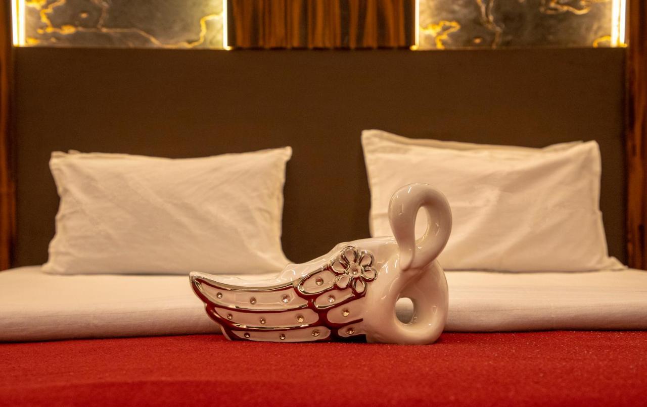 Empire Royale Hotel Bombay Esterno foto
