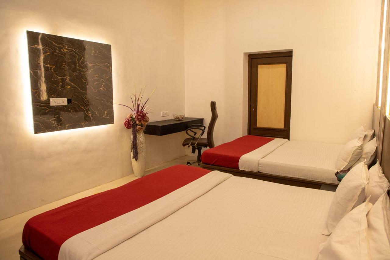 Empire Royale Hotel Bombay Esterno foto